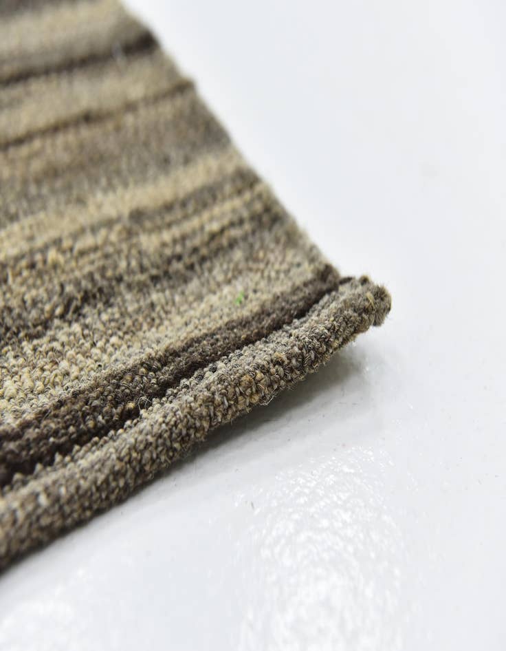 Detail image of 5' 6 x 8'  Hand Woven Kilim Modern Wool Rug