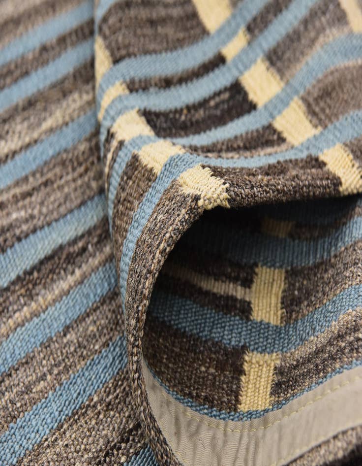 Detail image of 5' 6 x 8'  Hand Woven Kilim Modern Wool Rug