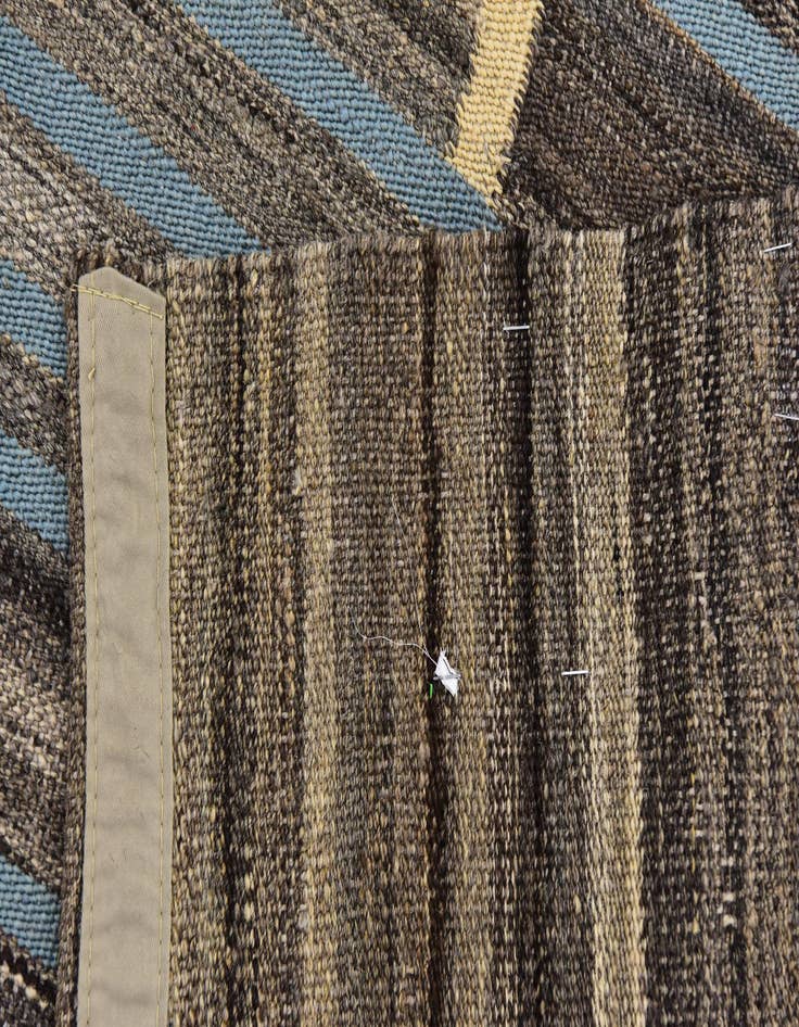 Detail image of 5' 6 x 8'  Hand Woven Kilim Modern Wool Rug