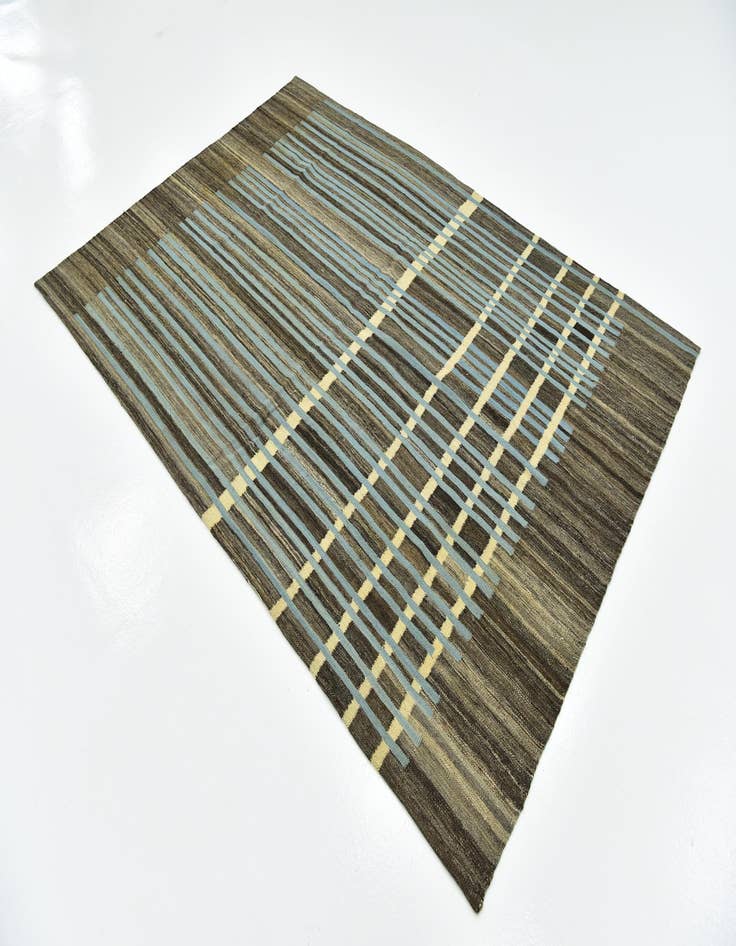 Detail image of 5' 7 x 8'  Hand Woven Kilim Modern Wool Rug