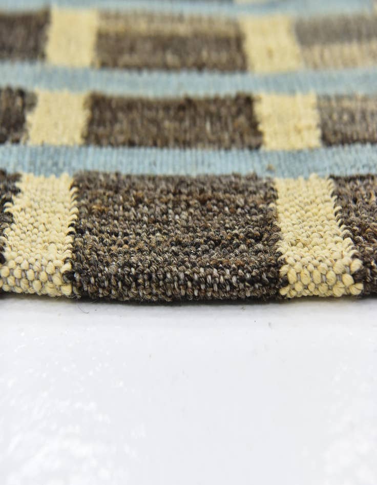 Detail image of 5' 7 x 8'  Hand Woven Kilim Modern Wool Rug