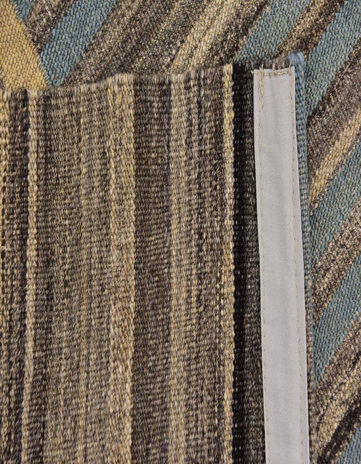 Detail image of 5' 6 x 7' 10  Hand Woven Kilim Modern Wool Rug