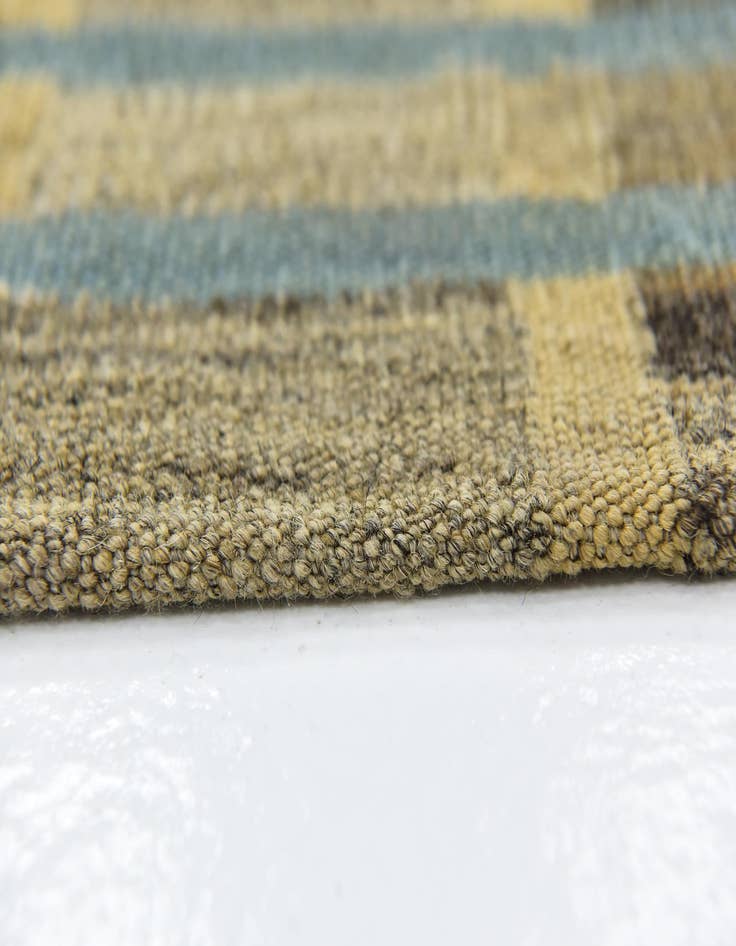 Detail image of 5' 6 x 7' 10  Hand Woven Kilim Modern Wool Rug