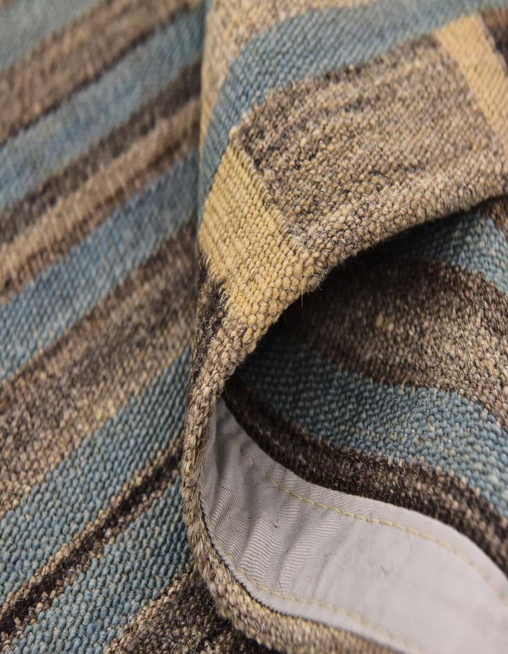 Detail image of 5' 6 x 7' 10  Hand Woven Kilim Modern Wool Rug