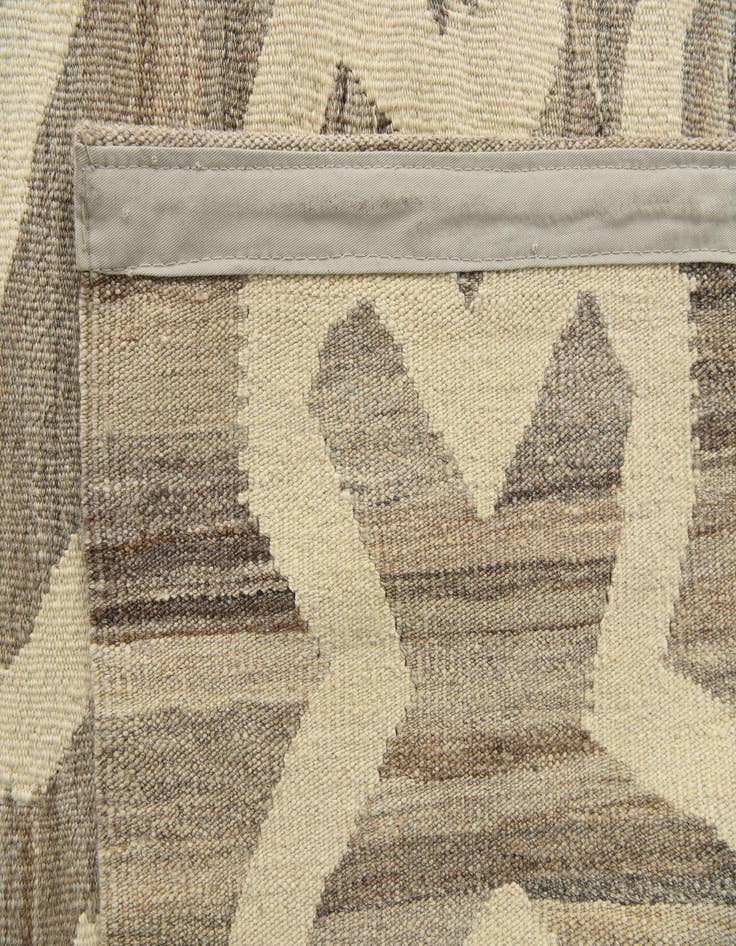 Detail image of 6' 6 x 9' 5  Hand Woven Kilim Modern Wool Rug
