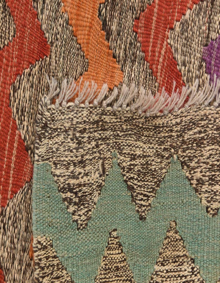 Detail image of 5' 6 x 7' 7  Hand Woven Kilim Modern Wool Rug