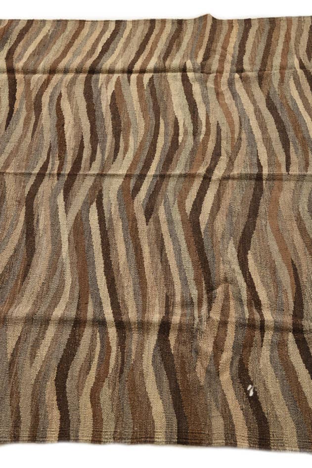 Detail image of 4' 10 x 6' 7 Hand Woven Kilim Modern Wool Rug