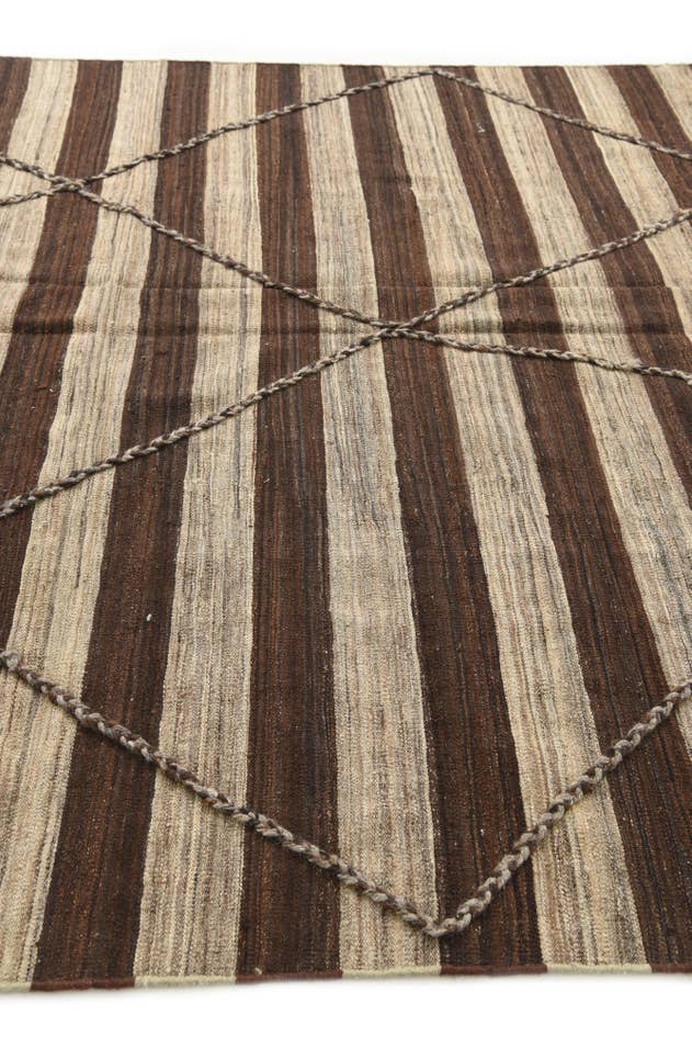 Detail image of 6' 6 x 9' 9 Hand Woven Kilim Modern Wool Rug