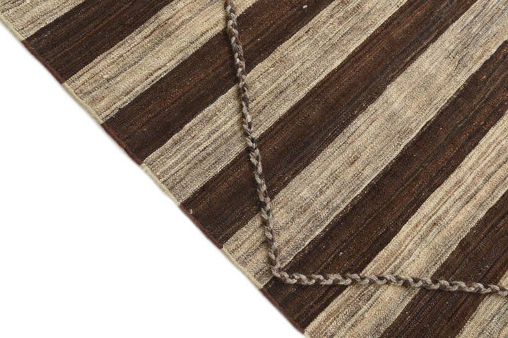 Detail image of 6' 6 x 9' 9 Hand Woven Kilim Modern Wool Rug