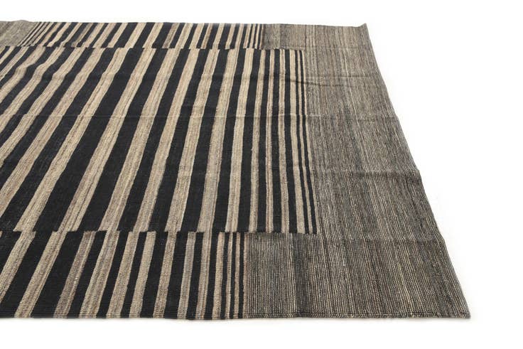 Detail image of 6' x 7' 7 Hand Woven Kilim Modern Wool Rug