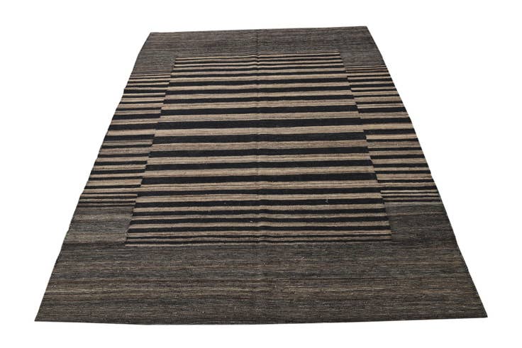 Detail image of 6' x 7' 7 Hand Woven Kilim Modern Wool Rug