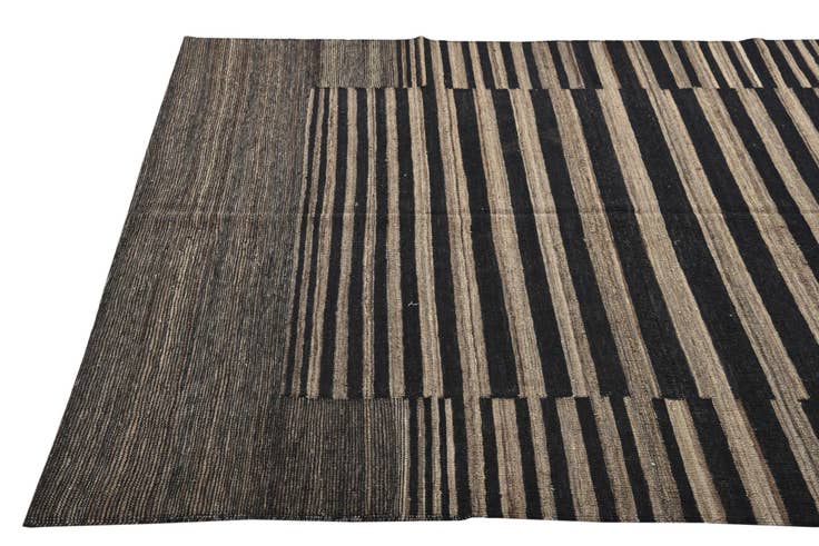 Detail image of 6' x 7' 7 Hand Woven Kilim Modern Wool Rug