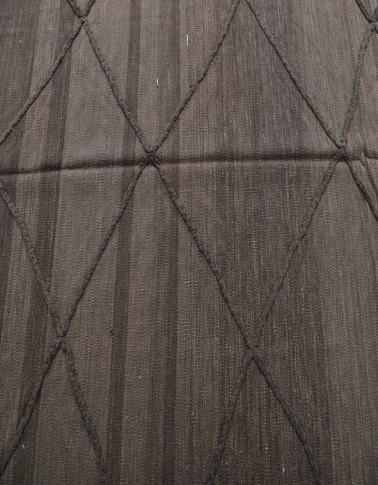 Detail image of 5' 9 x 8'  Hand Woven Kilim Modern Wool Rug