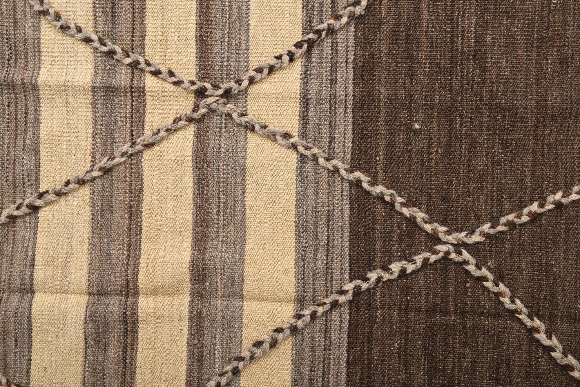 4' 2 x 6' Hand Woven Kilim Modern Wool Rug
