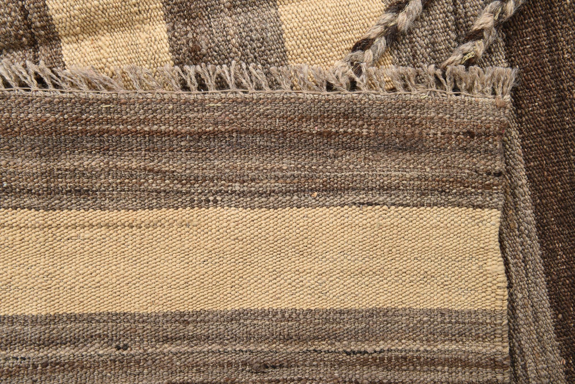 4' 2 x 6' Hand Woven Kilim Modern Wool Rug