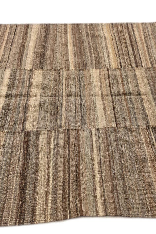 Detail image of 4' 3 x 5' 10 Hand Woven Kilim Modern Wool Rug