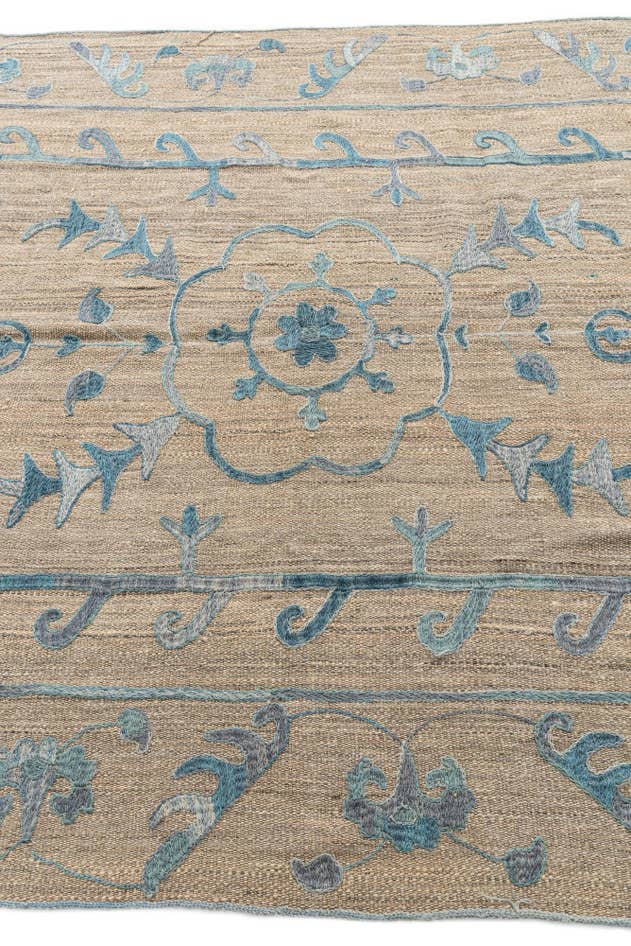 Detail image of 5' 8 x 7' 8 Hand Woven Kilim Suzani Wool Rug