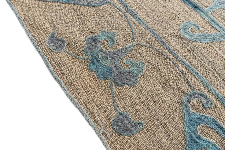 Detail image of 5' 8 x 7' 8 Hand Woven Kilim Suzani Wool Rug