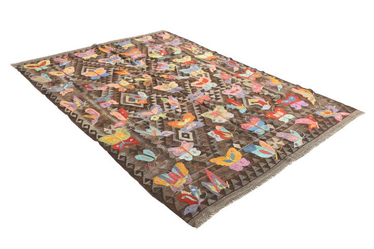 Detail image of 5' 6 x 7' 9 Hand Woven Kilim Suzani Wool Rug