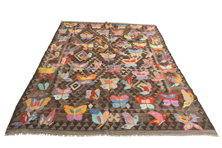 Detail image of 5' 6 x 7' 9 Hand Woven Kilim Suzani Wool Rug