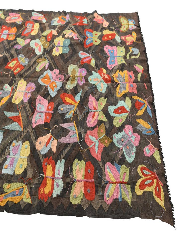 Detail image of 5' 4 x 7' 8  Hand Woven Kilim Suzani Wool Rug