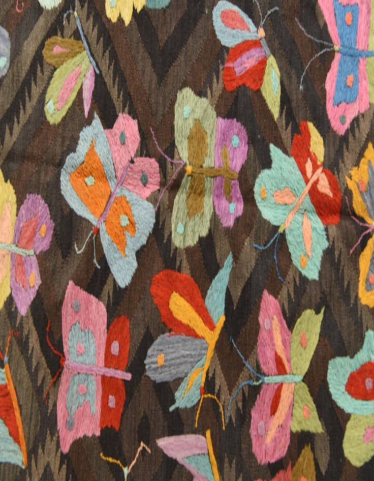 Detail image of 5' 4 x 7' 8  Hand Woven Kilim Suzani Wool Rug