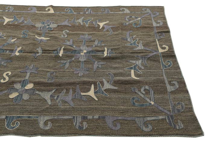 Detail image of 4' 7 x 6' 7 Hand Woven Kilim Suzani Wool Rug