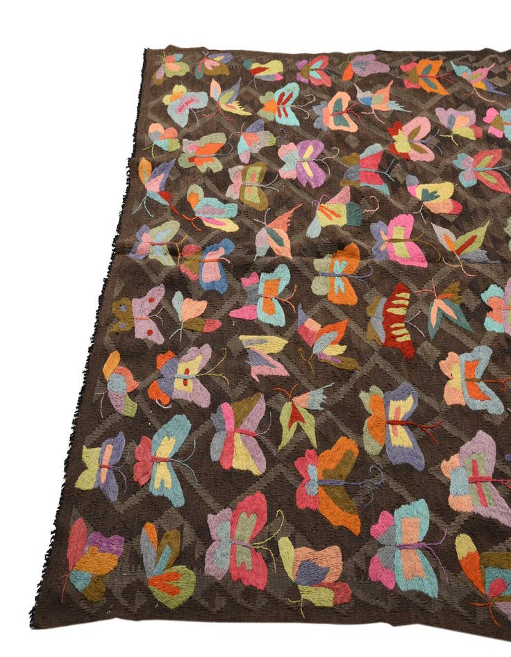 Detail image of 6' 6 x 9' 8  Hand Woven Kilim Suzani Wool Rug