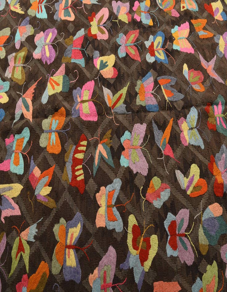 Detail image of 6' 6 x 9' 8  Hand Woven Kilim Suzani Wool Rug