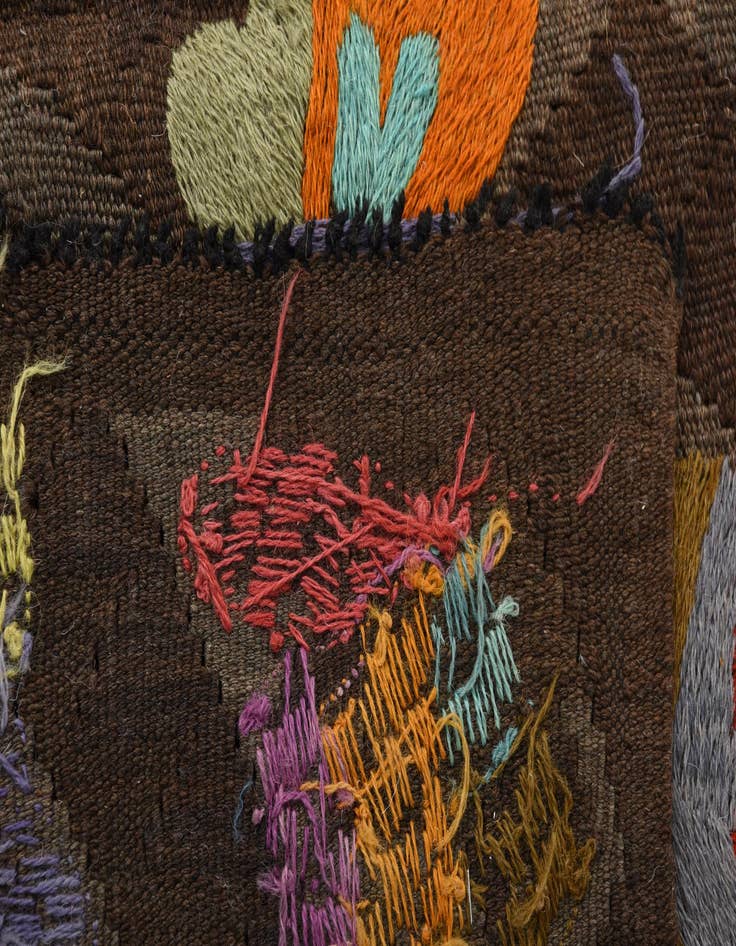 Detail image of 6' 6 x 9' 8  Hand Woven Kilim Suzani Wool Rug