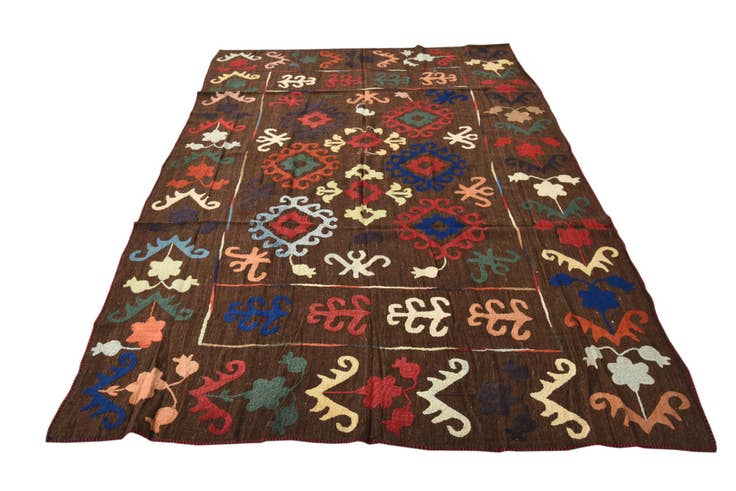 Detail image of 6' 4 x 9' 3 Hand Woven Kilim Suzani Wool Rug