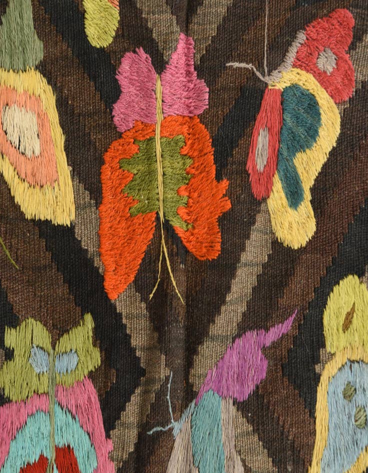 Detail image of 5' 7 x 7' 9  Hand Woven Kilim Suzani Wool Rug