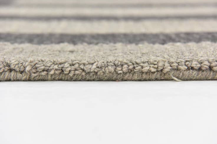 Detail image of 5' x 8' Luna Wool Rug