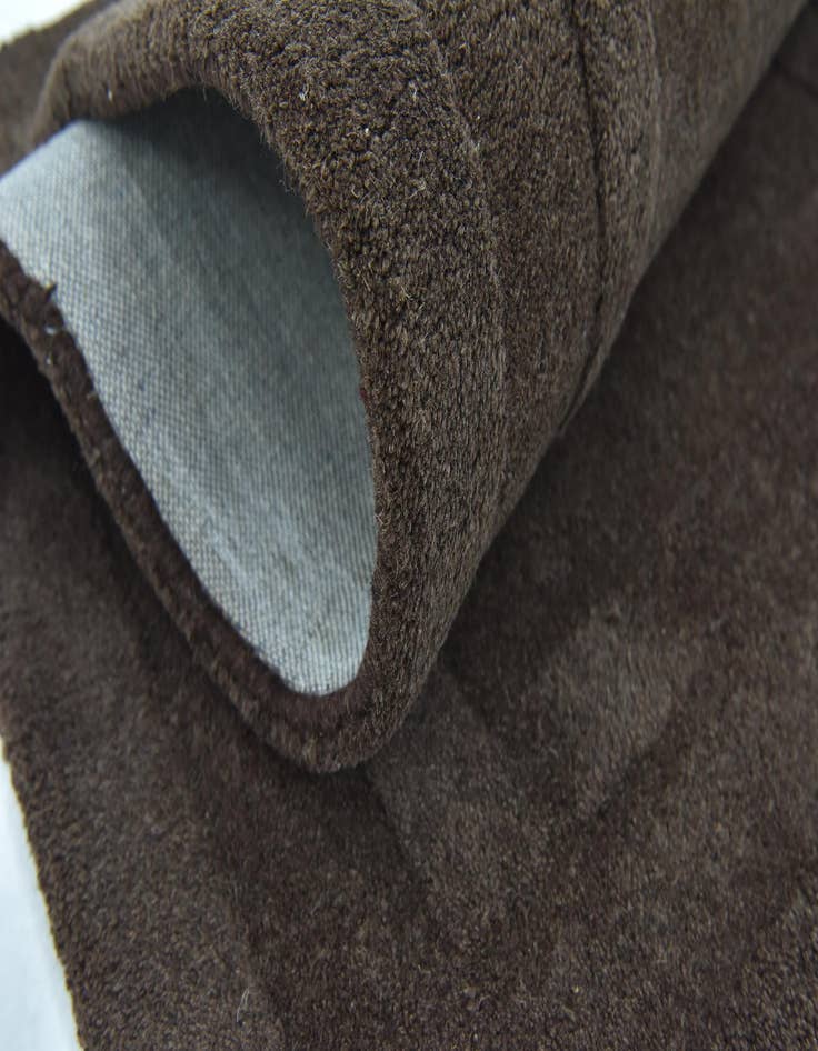 Detail image of 2' 8 x 4' 10 Luna Wool Rug