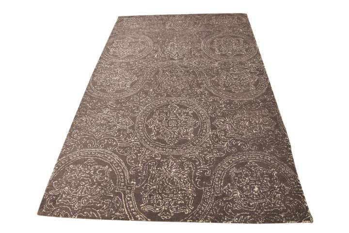 4' 10 x 7' 9 Luna Rug