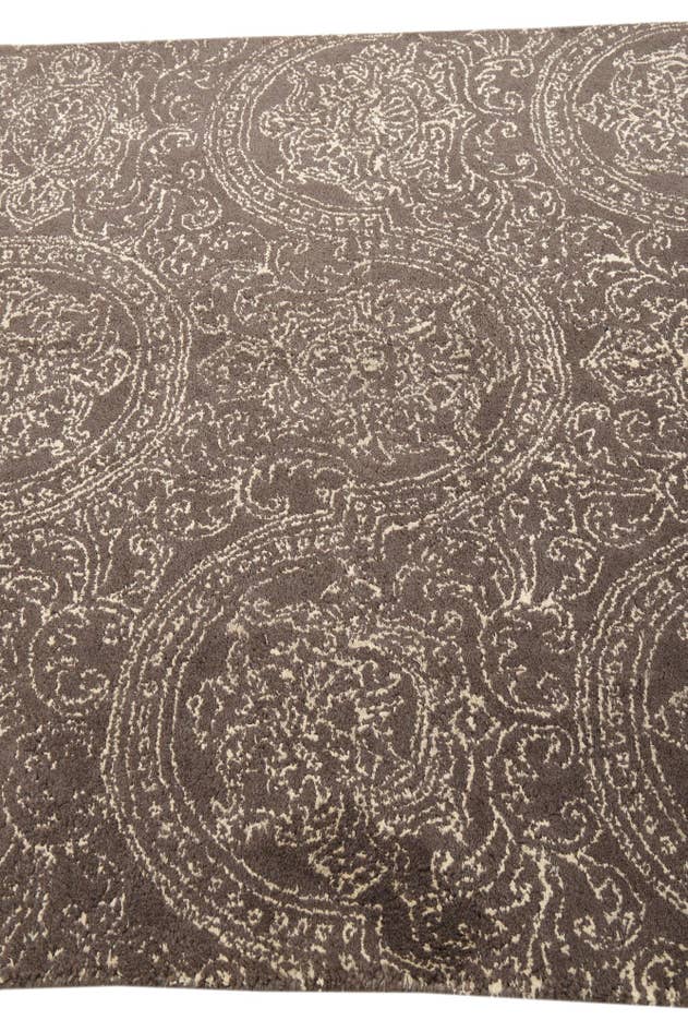 Detail image of 4' 10 x 7' 9 Luna Rug
