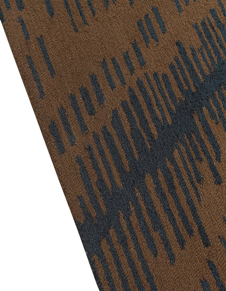 Detail image of  5' x 7' 9 Luna Wool Rug