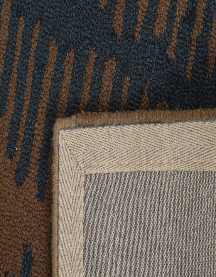 Detail image of  5' x 7' 9 Luna Wool Rug