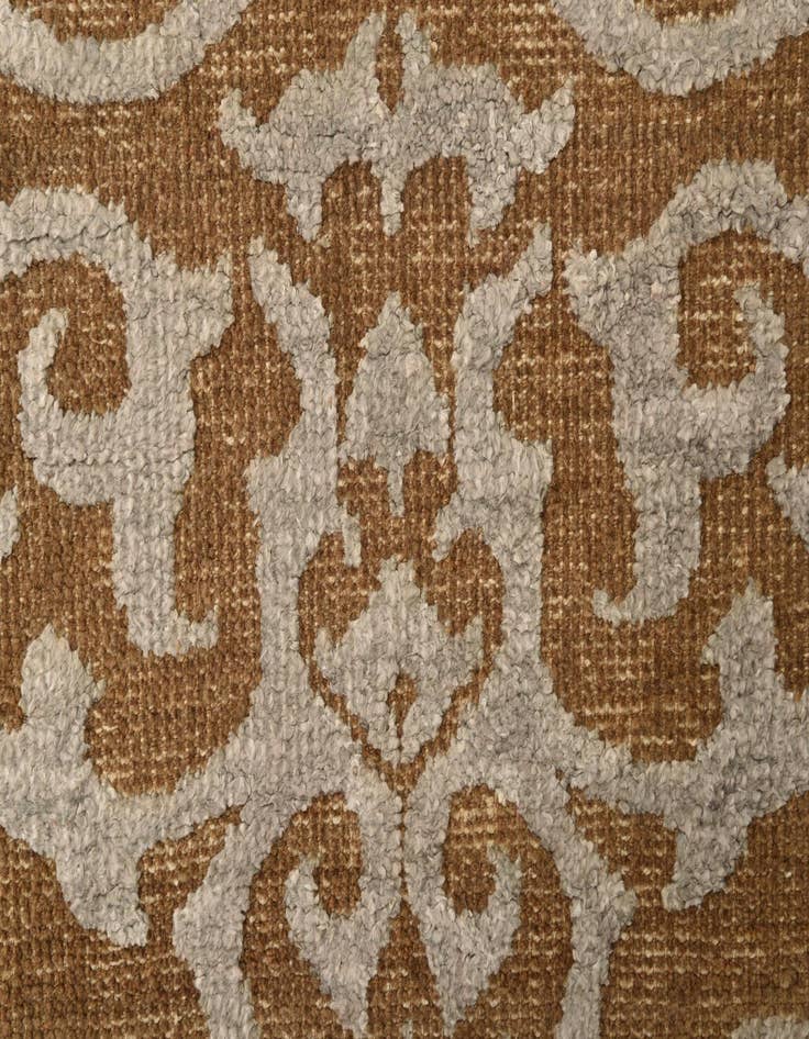 Detail image of 7' 6 x 9' 8  Hand Knotted Luna Wool Rug