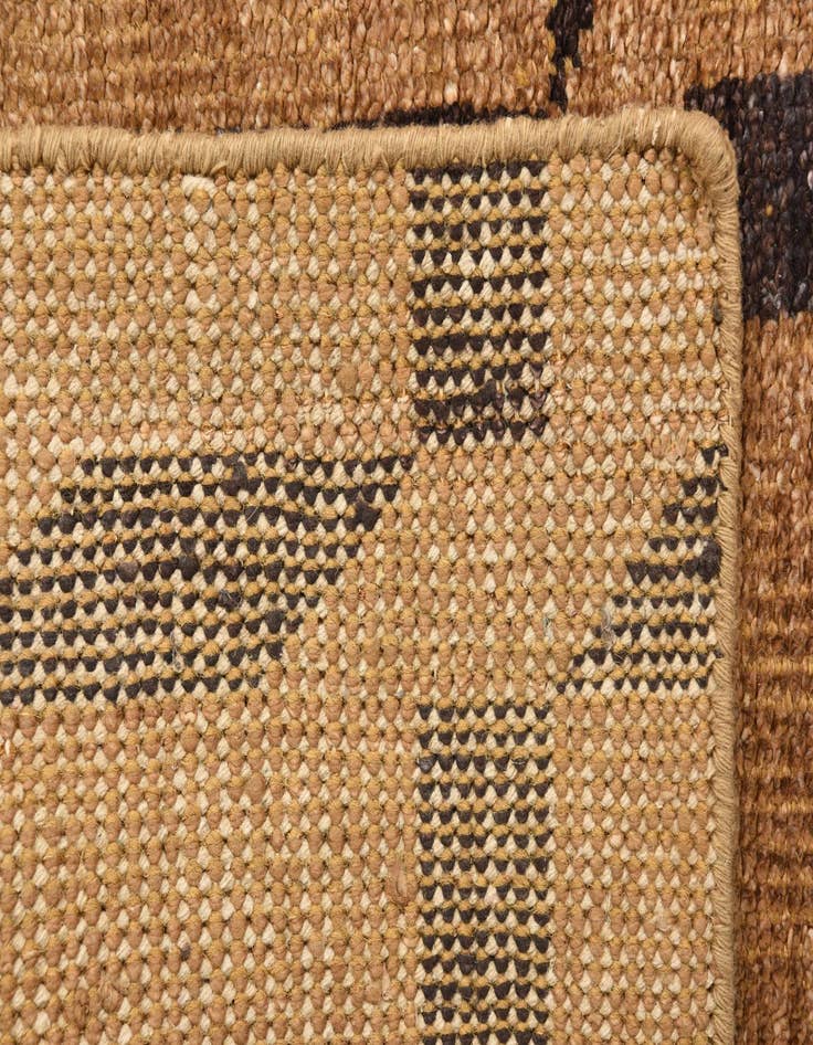 Detail image of 5' x 7' 10  Hand Knotted Luna Wool Rug