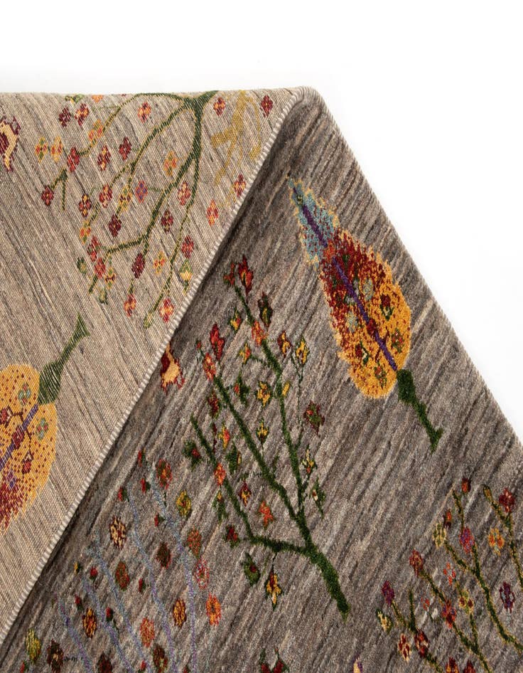 Detail image of 4' x 6' Luribaft Wool Rug