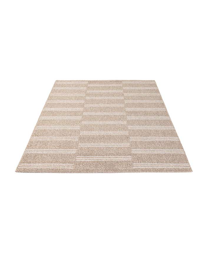 5' 4 x 7' 7 Machine Made Rug