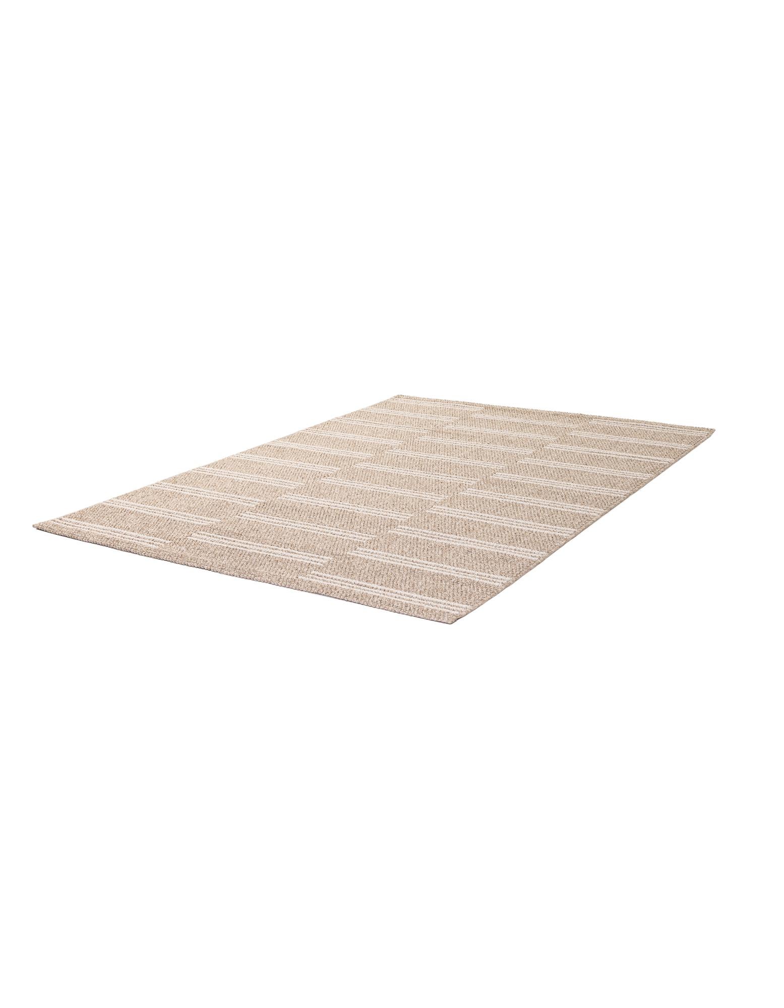 5' 4 x 7' 7 Machine Made Rug