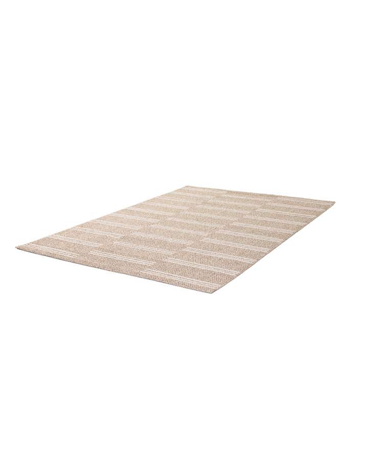 5' 4 x 7' 7 Machine Made Rug