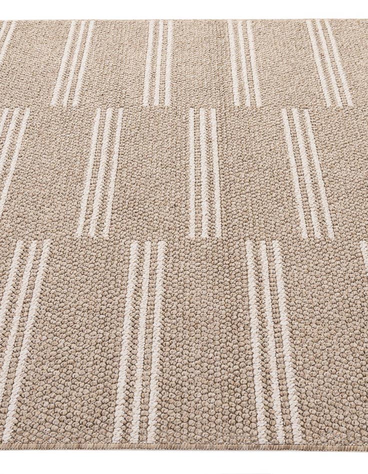 Detail image of 5' 4 x 7' 7 Machine Made Rug