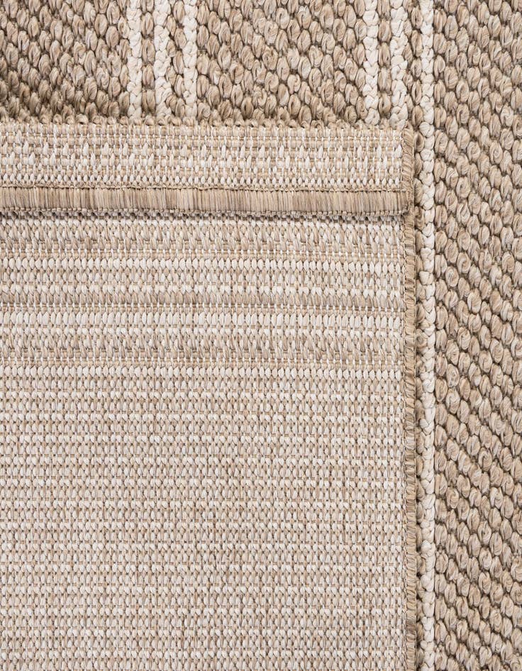 Detail image of 5' 4 x 7' 7 Machine Made Rug