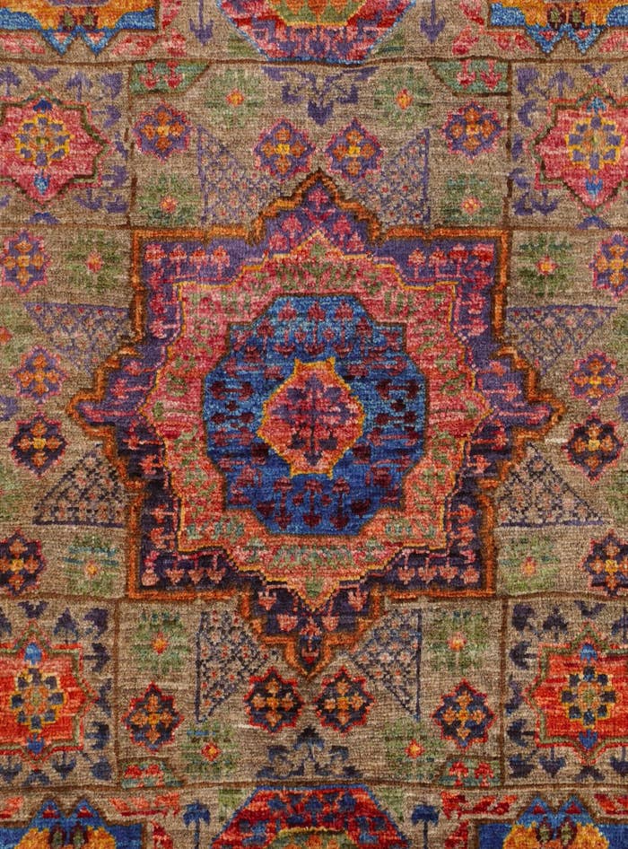 Detail image of 2' x 3' 2 Hand Knotted Mamluk Ziegler Rug