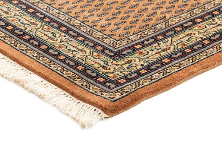 Detail image of 4' 7 x 6' 7 Mir Rug