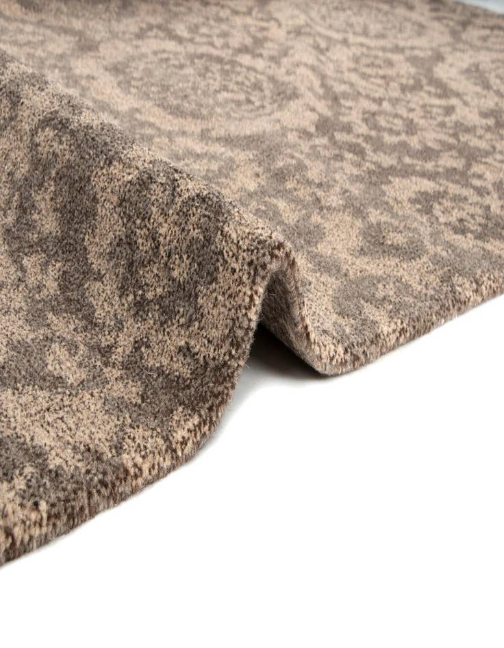 Detail image of 7' 7 x 9' 11 Hand Knotted Modern Himalaya Wool Rug