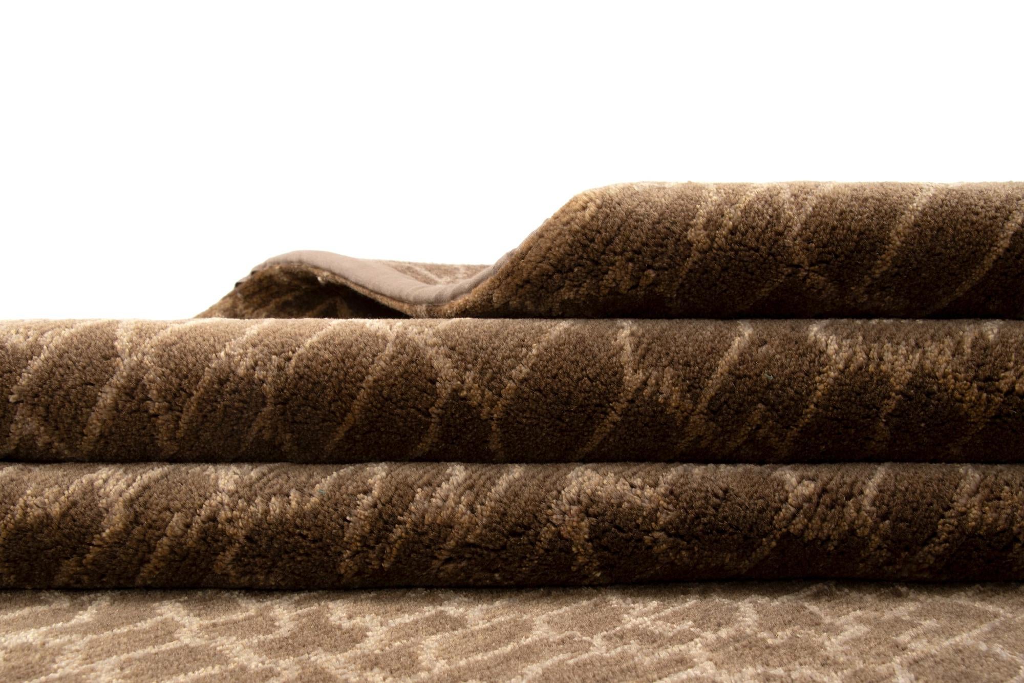 10' x 13' 7 Modern Nehmo Wool Rug